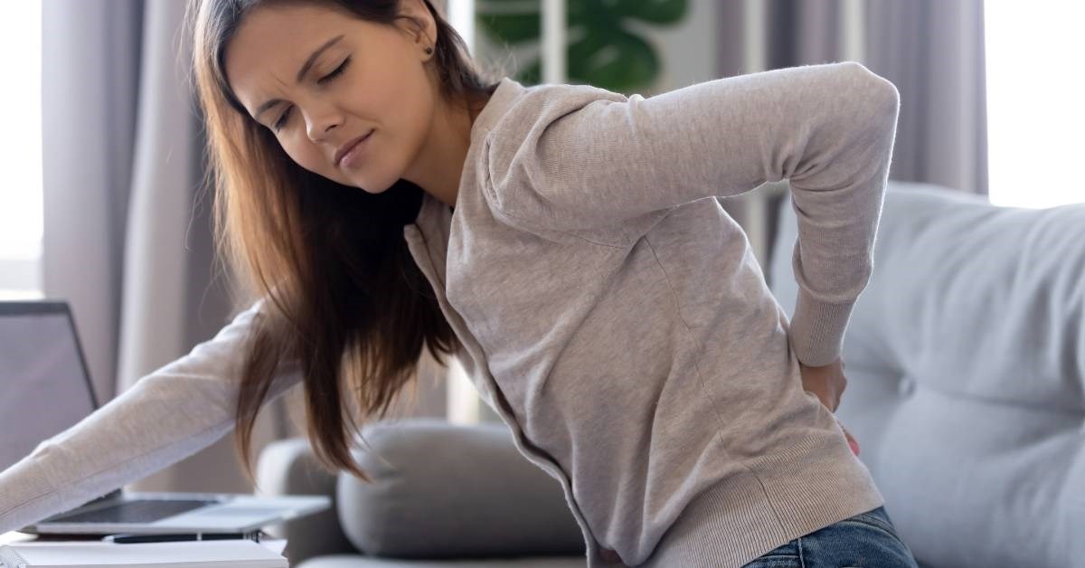 9 cách trị đau lưng sau sinh đơn giản và hiệu quả