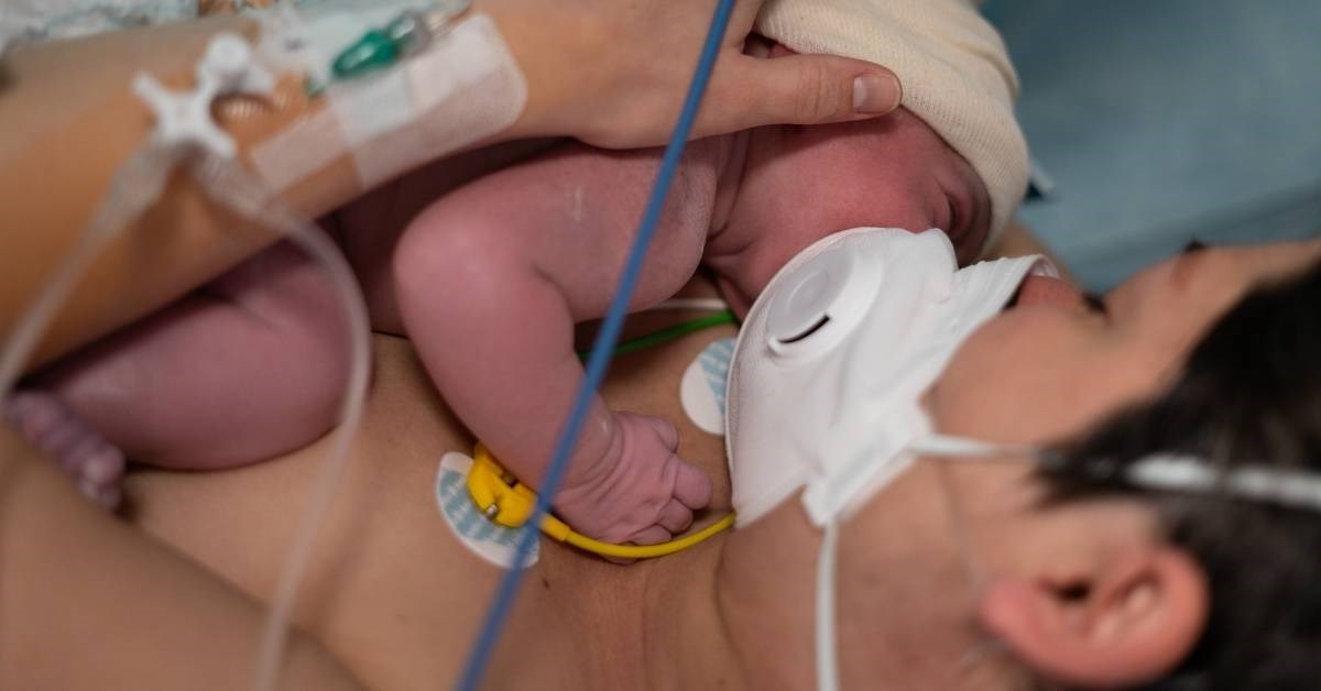 Đẻ mổ bao lâu thì hết sản dịch ?