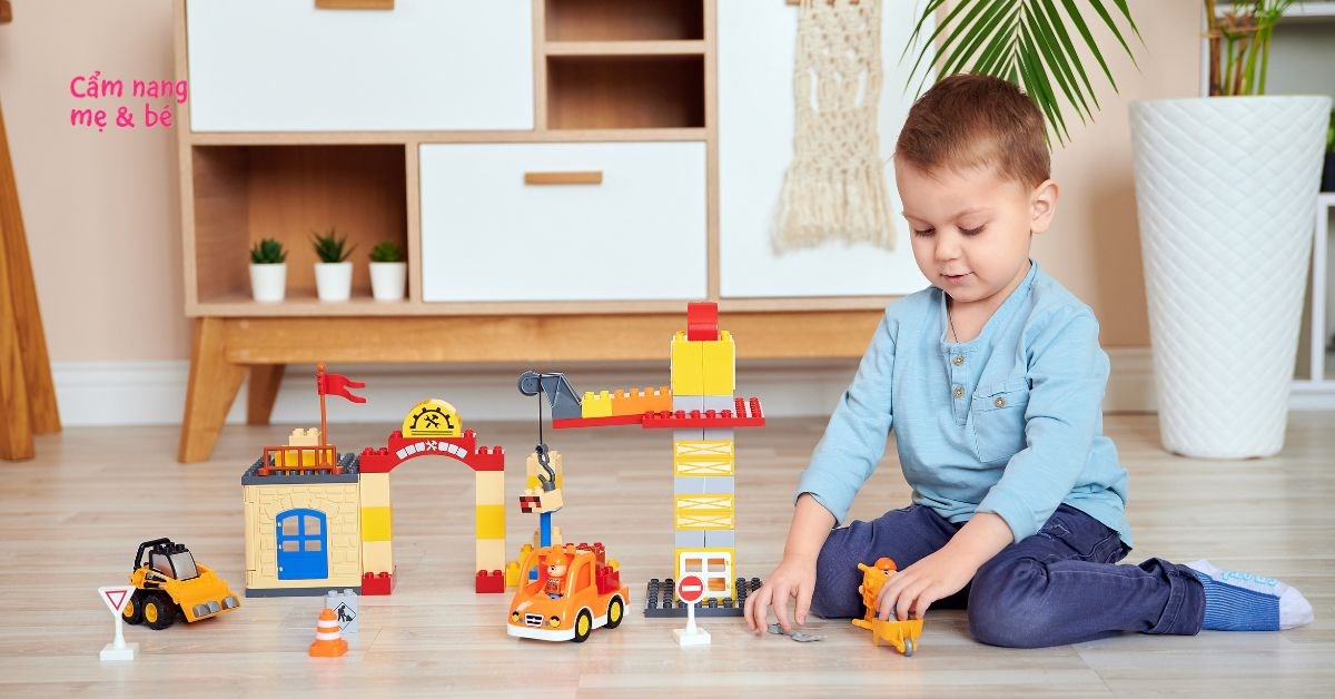 Đồ chơi Montessori là gì? 15 món đồ chơi Montessori cho bé 3 tuổi kích thích phát triển trí tuệ