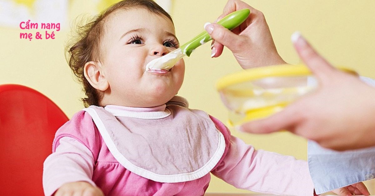 Trẻ 6 tháng ăn được váng sữa chưa? Khi nào ăn được? Các loại váng sữa cho bé 6 tháng