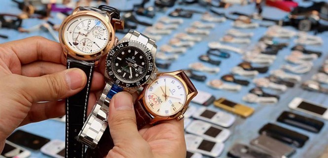 Có nên mua đồng hồ xách tay (grey market) không và những lưu ý khi mua