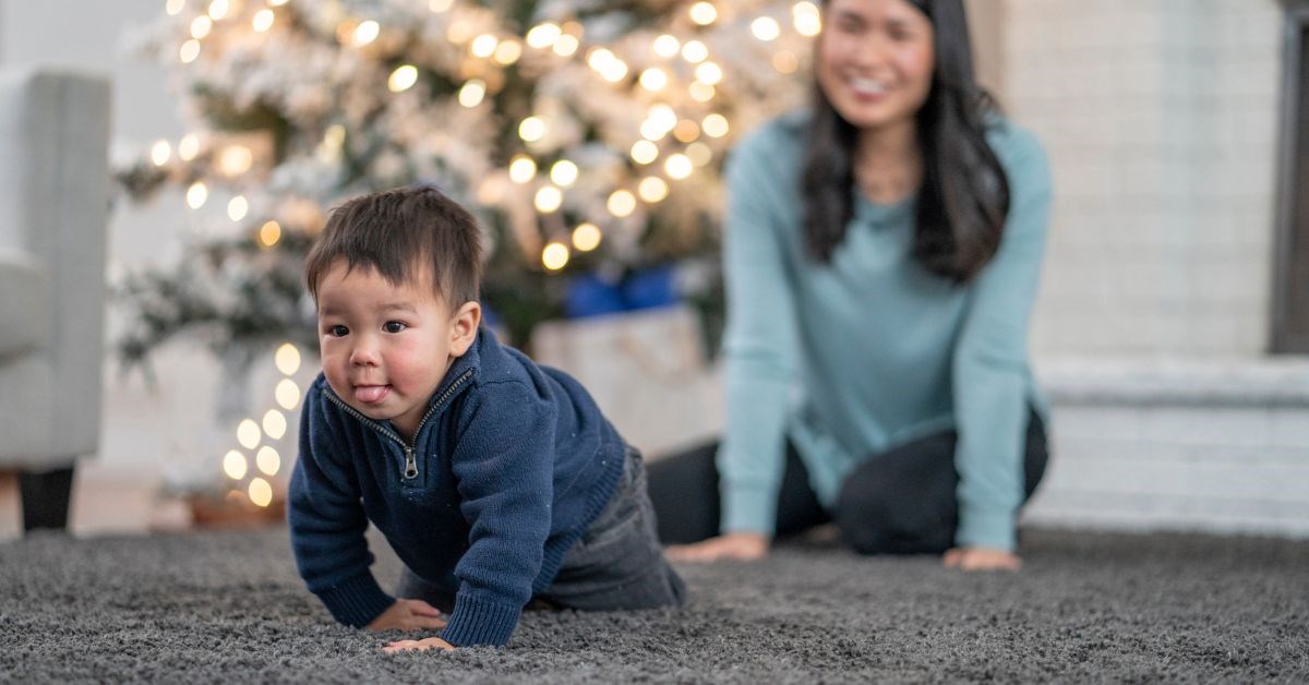 Bé mấy tháng biết bò? Mách mẹ mẹo hay giúp trẻ tập bò dễ dàng