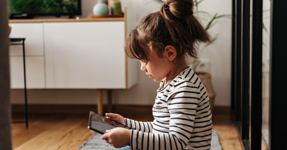 Trẻ xem ti vi nhiều ? Mách mẹ cách giới giạn thời gian trẻ ngồi trước màn hình