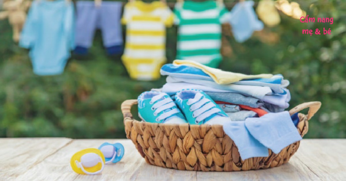 Nên ngâm quần áo với nước xả bao lâu? Ngâm qua đêm có sao không?