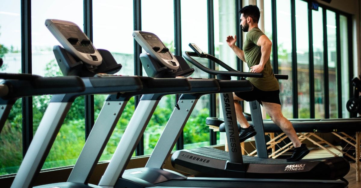 So sánh motor DC và AC trong những ứng dụng trên máy chạy bộ