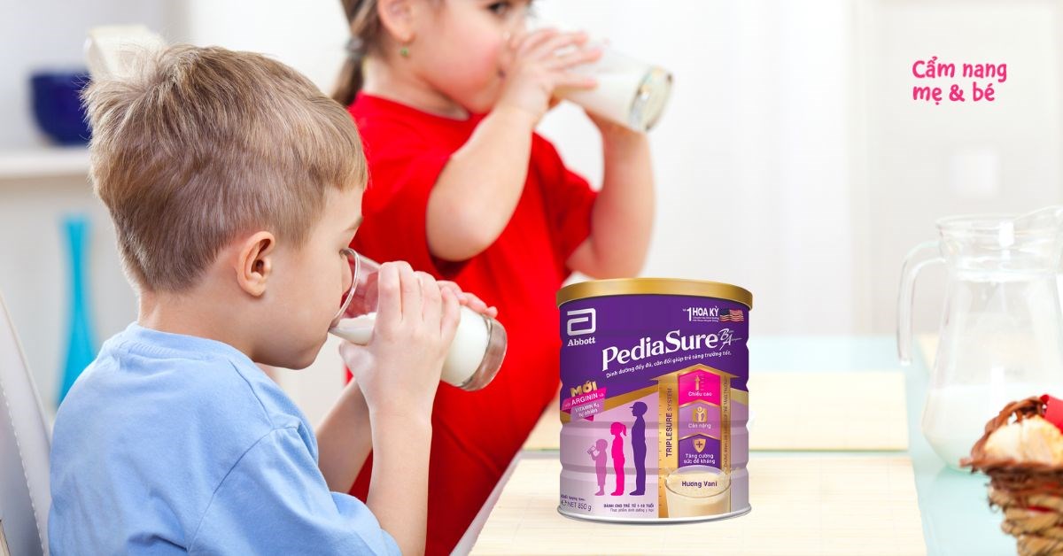 Sữa Pediasure có làm trẻ bị táo bón không? Mẹ nên cho bé uống sữa như thế nào?