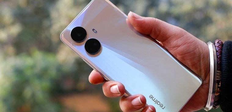 Trên tay Realme 10 Pro: Thiết kế thời thượng, hiệu năng đáng gờm, giá 6.32 triệu