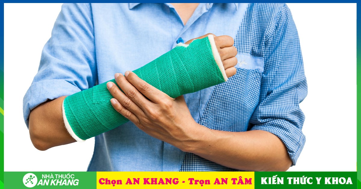 Cách tránh uống rượu bia và chất kích thích khi gãy chân?
