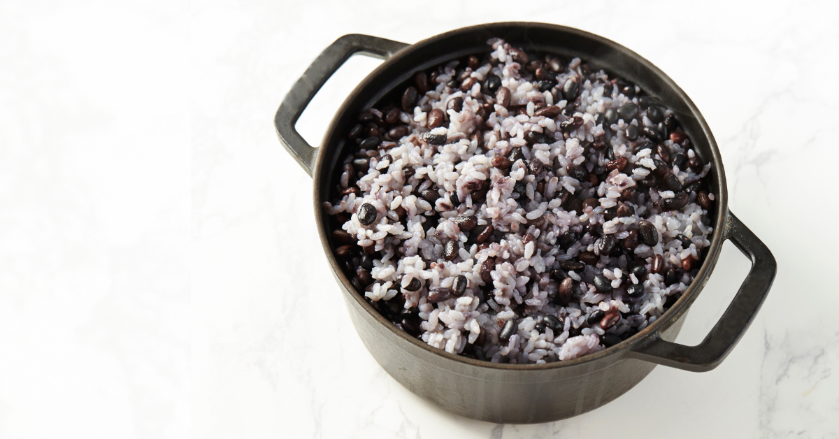 Mách mẹ cách nấu xôi đậu đen bằng nồi cơm điện siêu dễ