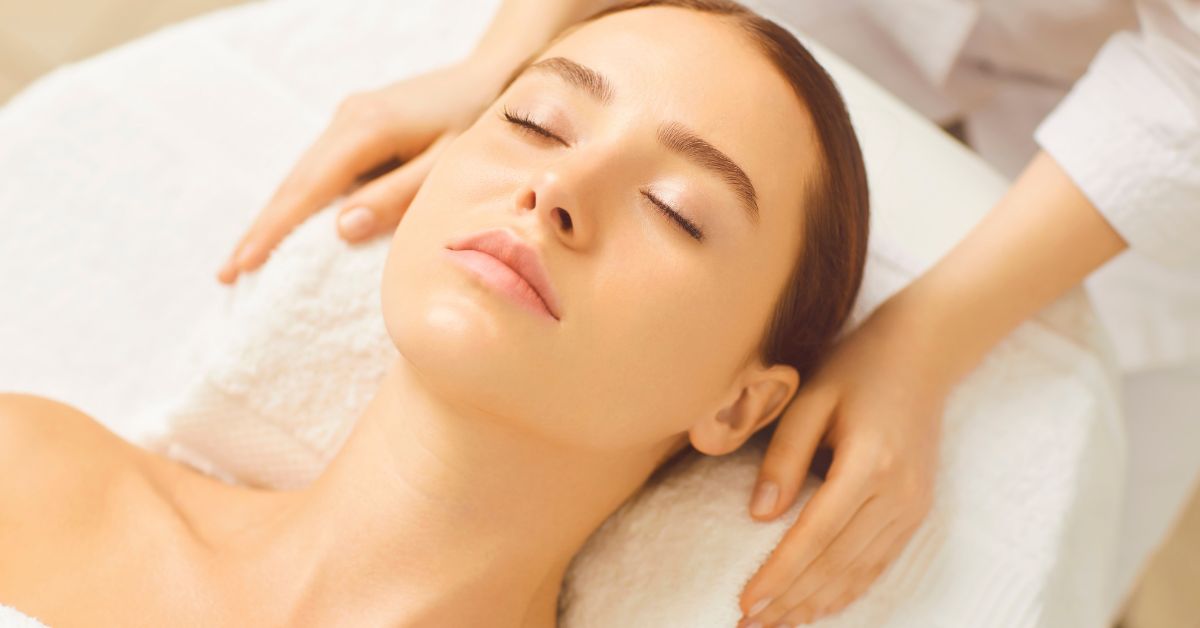 Cách chăm sóc da mặt bị dị ứng giúp da mịn màng trở lại