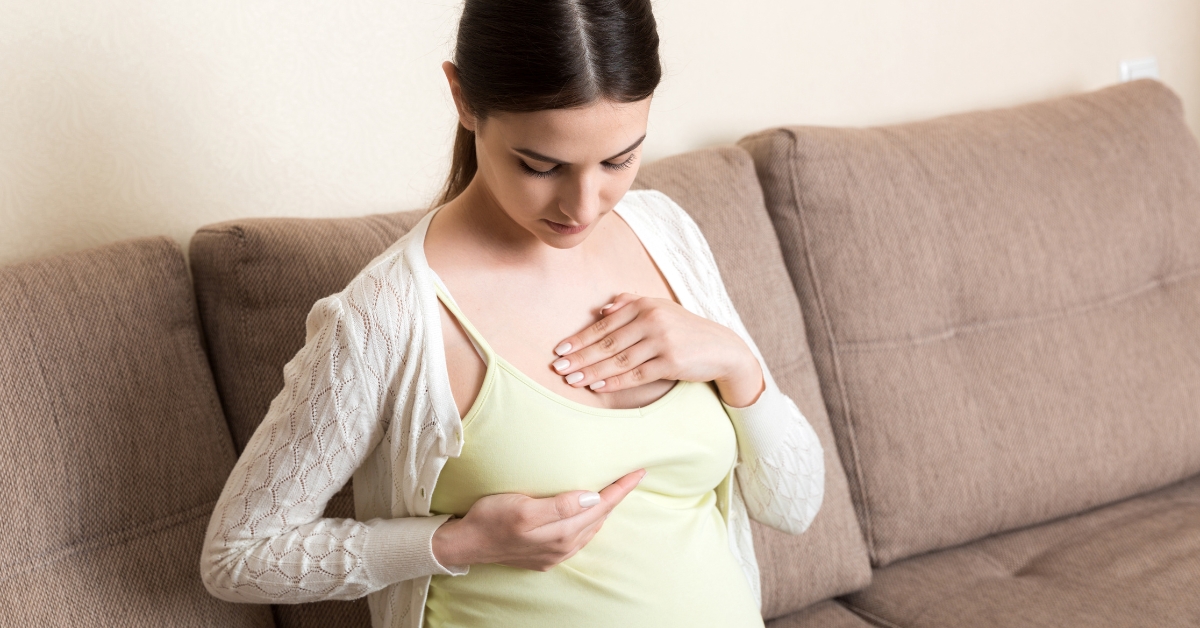 Mẹ bầu chảy sữa non có phải sắp sinh không? Cần làm gì khi ra sữa non?