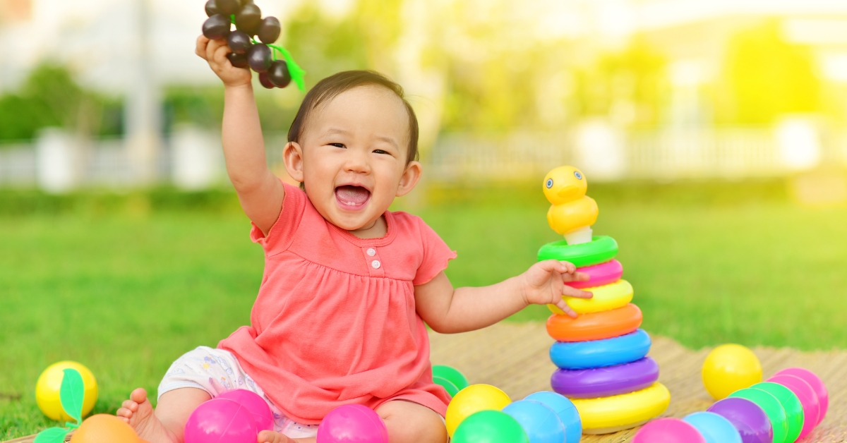 Bật mí cách chọn đồ chơi cho bé theo độ tuổi giúp trẻ phát triển toàn diện