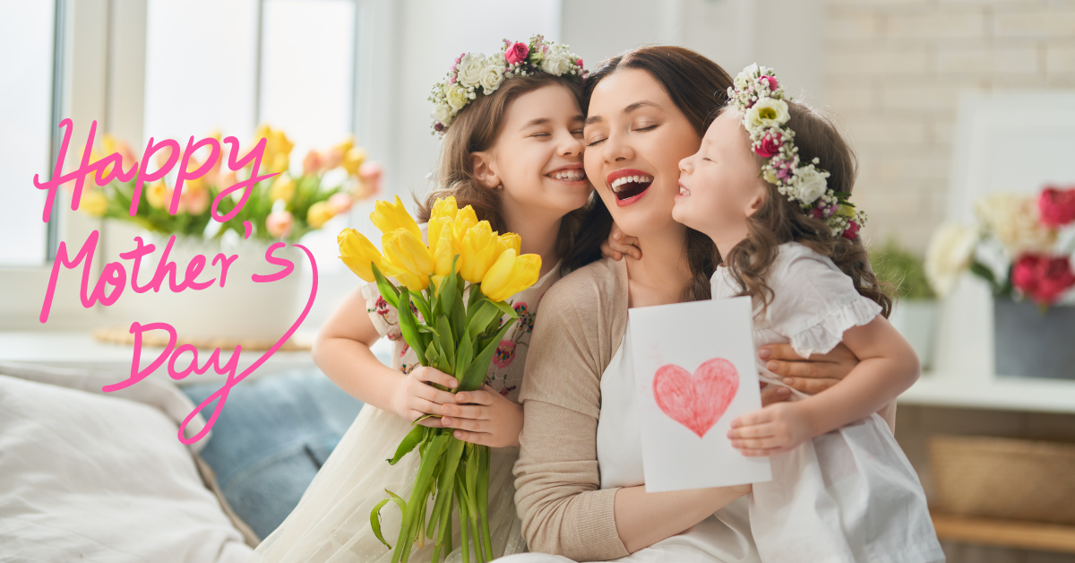 Ngày của mẹ nên tặng gì cho thiết thực? 15 Món quà ý nghĩa nhất 2025
