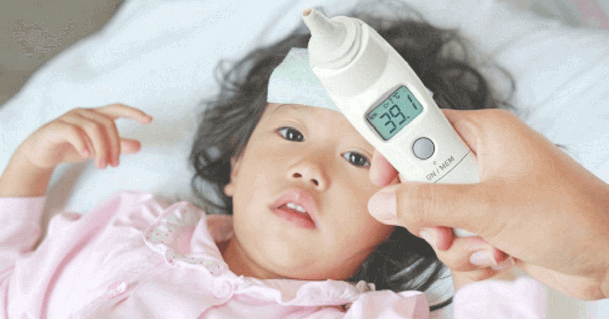 Góc giải đáp cho mẹ bỉm: Sốt siêu vi có lây không?