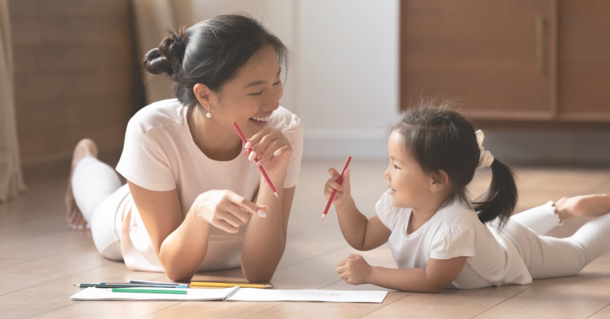 Sự phát triển của trẻ 18 tháng và những điều ba mẹ cần biết