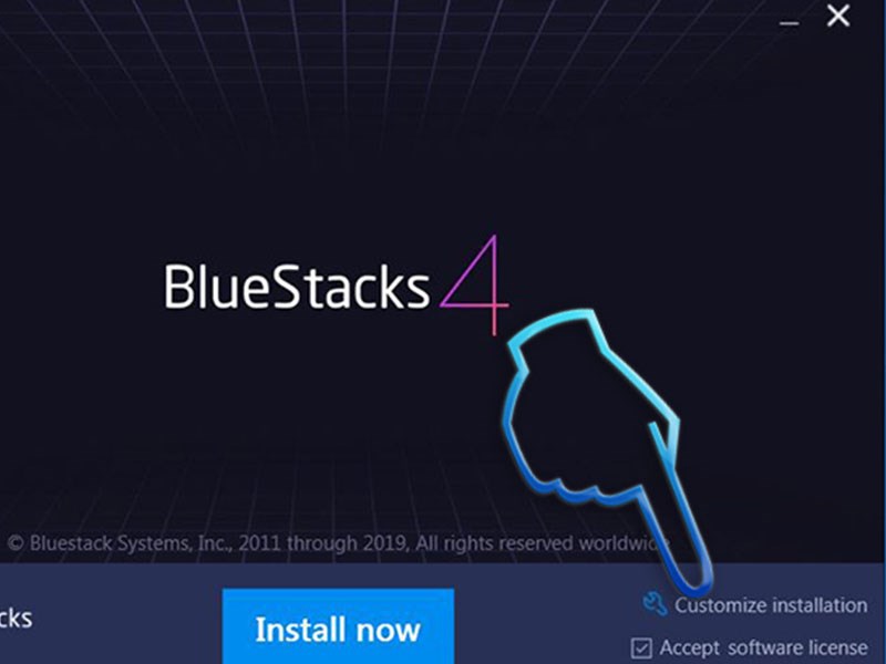 Bước 3: Chờ bản vá được tải xuống. Chọn Customize installation để đặt vị trí cài đặt.