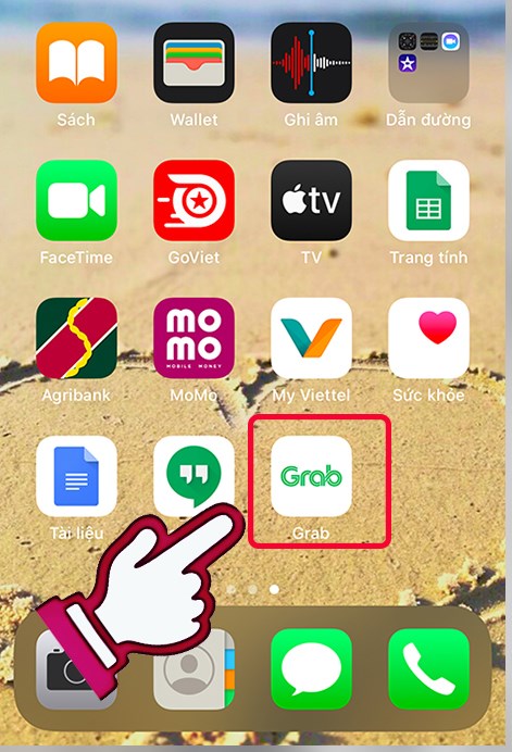 Chờ việc tải về ho&agrave;n tất v&agrave; m&aacute;y sẽ tự c&agrave;i đặt, sau đ&oacute; kiểm tra ứng dụng sẽ được nằm ngo&agrave;i giao diện của điện thoại