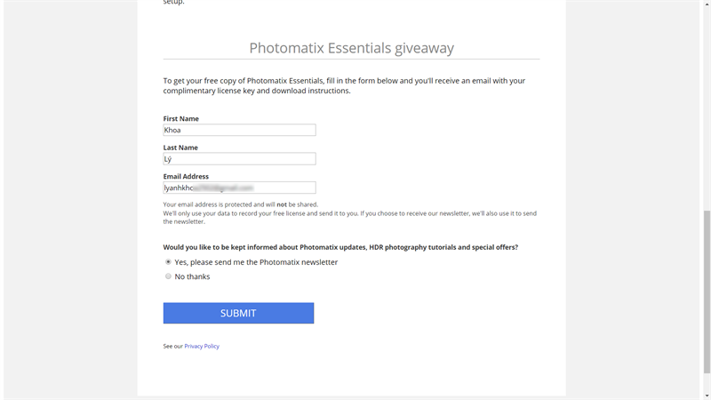 Bước 2: Kéo xuống phần Photomatix Essentials Giveaway, điền vào các thông tin của bạn.
