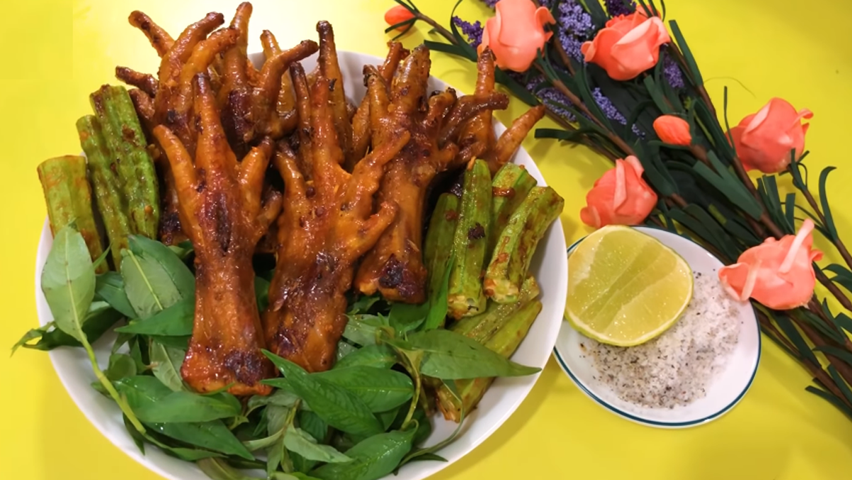 Chân gà nướng muối ớt