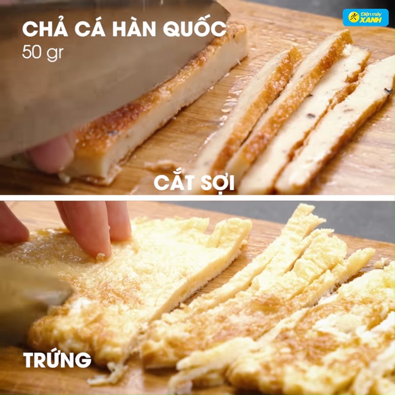 Bước 2 Chế biến thịt bò, cà rốt, trứng, chả cá Miến trộn cay Hàn Quốc