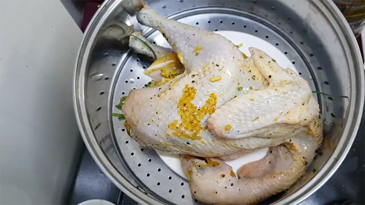 Bước 3 Hấp con gà Gà hấp hành