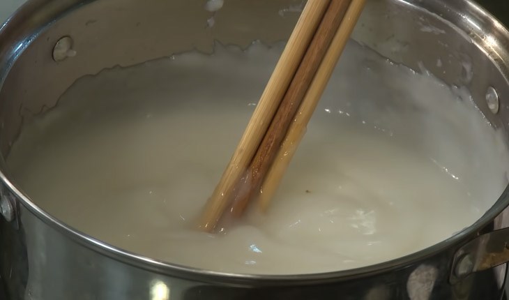 Bước 3 Nấu bánh đúc nóng Bánh đúc nóng chay