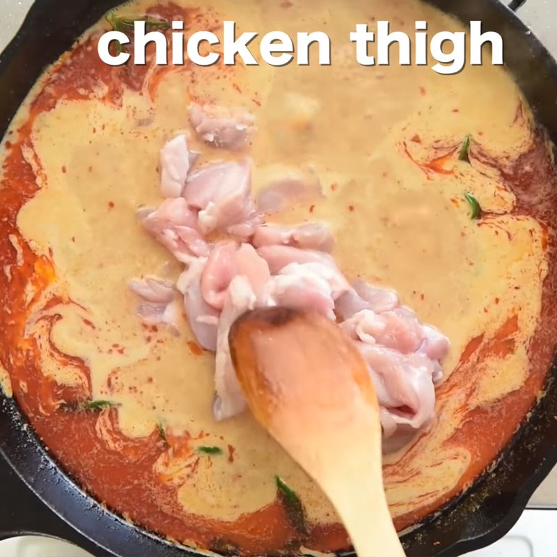 Bước 3 Nấu cà ri Cà ri đỏ thịt gà kiểu Thái - Panang