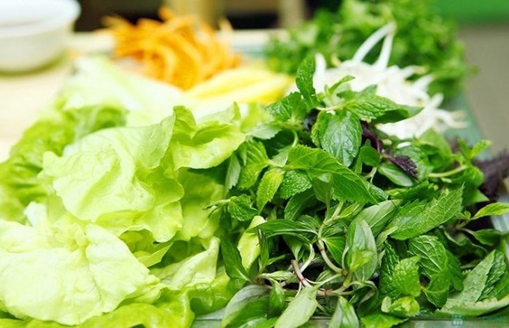 Bước 1 Sơ chế nguyên liệu Bún giò heo