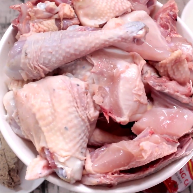 Bước 1 Sơ chế nguyên liệu Gà nấu pate