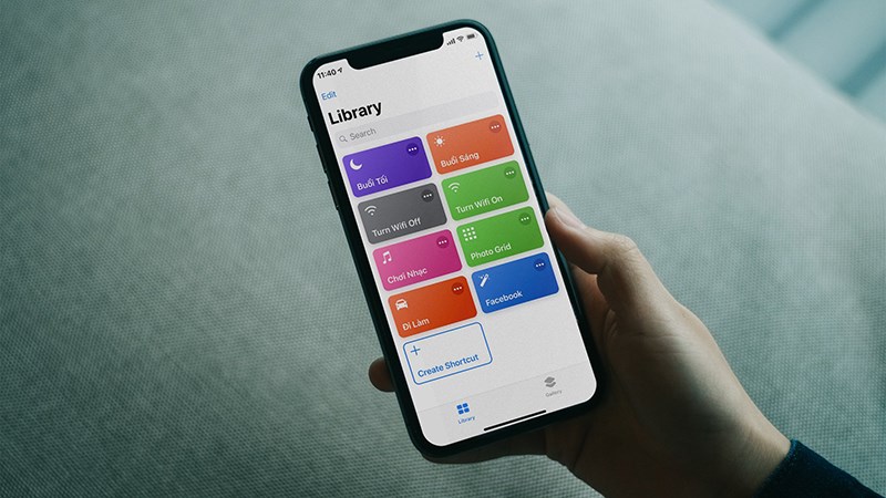 Để r&uacute;t ngắn thời gian sạc iPhone với Siri Shortcuts