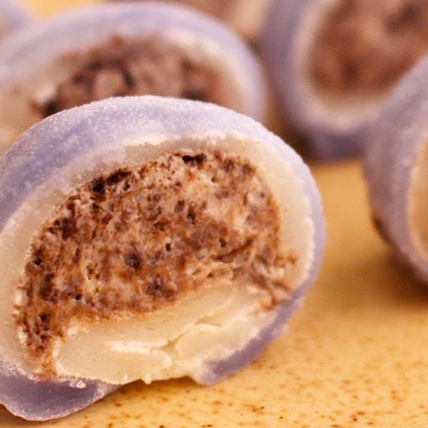 Cách làm bánh mochi đậu biếc nhân kem oreo thơm ngon mát lạnh dẻo mịn