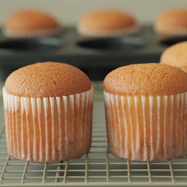 Cách làm bánh bông lan Cupcake Đài Loan bông mềm, thơm ngon bất bại