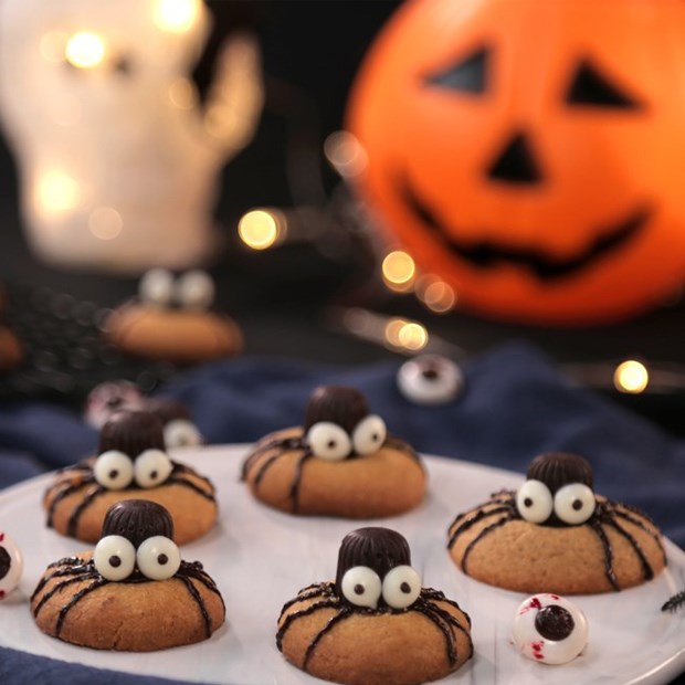 Chi tiết cách làm bánh cookie nhền nhện Halloween siêu dễ cưng