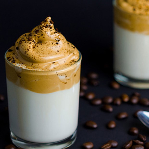 Cách làm cà phê bọt biển cốt dừa (Dalgona coffee) thơm ngon đơn giản dễ làm