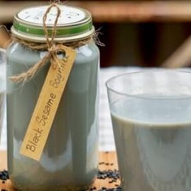 5 cách làm sữa mè đen sạch, đủ chất, dễ làm tại nhà