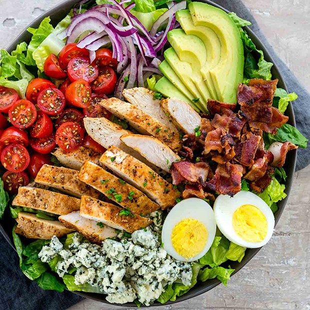 Hướng dẫn chi tiết cách làm Cobb salad đơn giản tại nhà