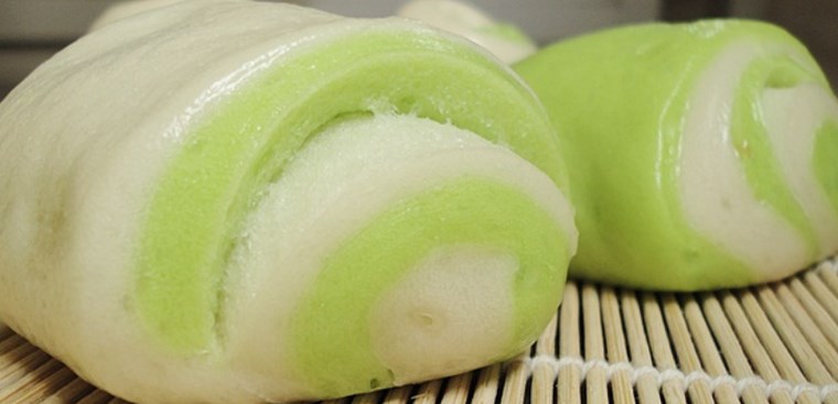 Bánh bao sữa lá dứa