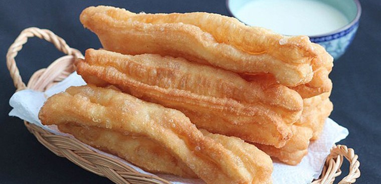 Tổng hợp 25 cách làm đồ ăn vặt từ bột mì đơn giản hấp dẫn tại nhà ai cũng mê 81 Bánh quẩy - Giò cháo quẩy