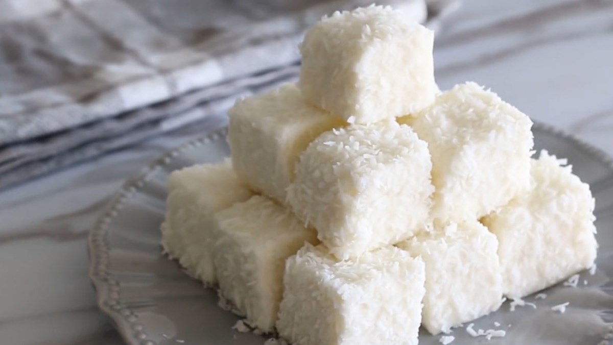 Bánh sữa dừa có whipping cream