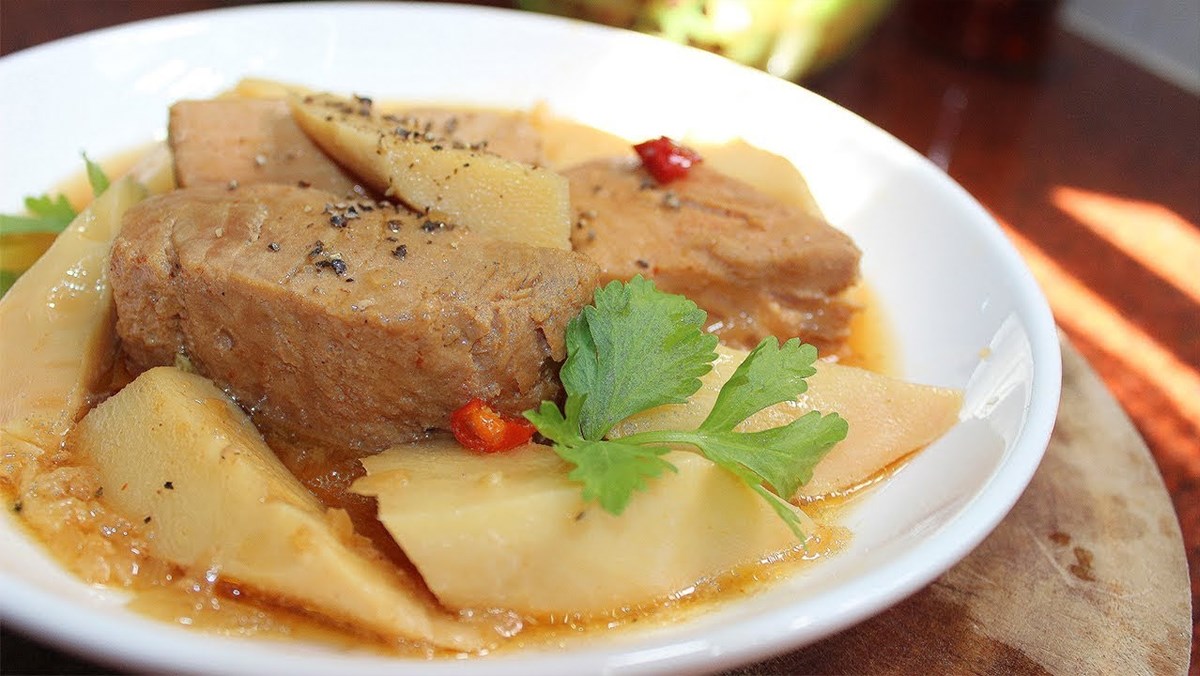 Cá ngừ kho măng