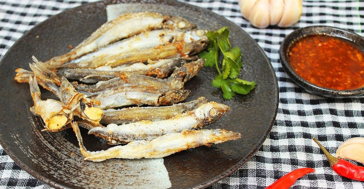 Cá trứng cừu giòn chấm mắm me