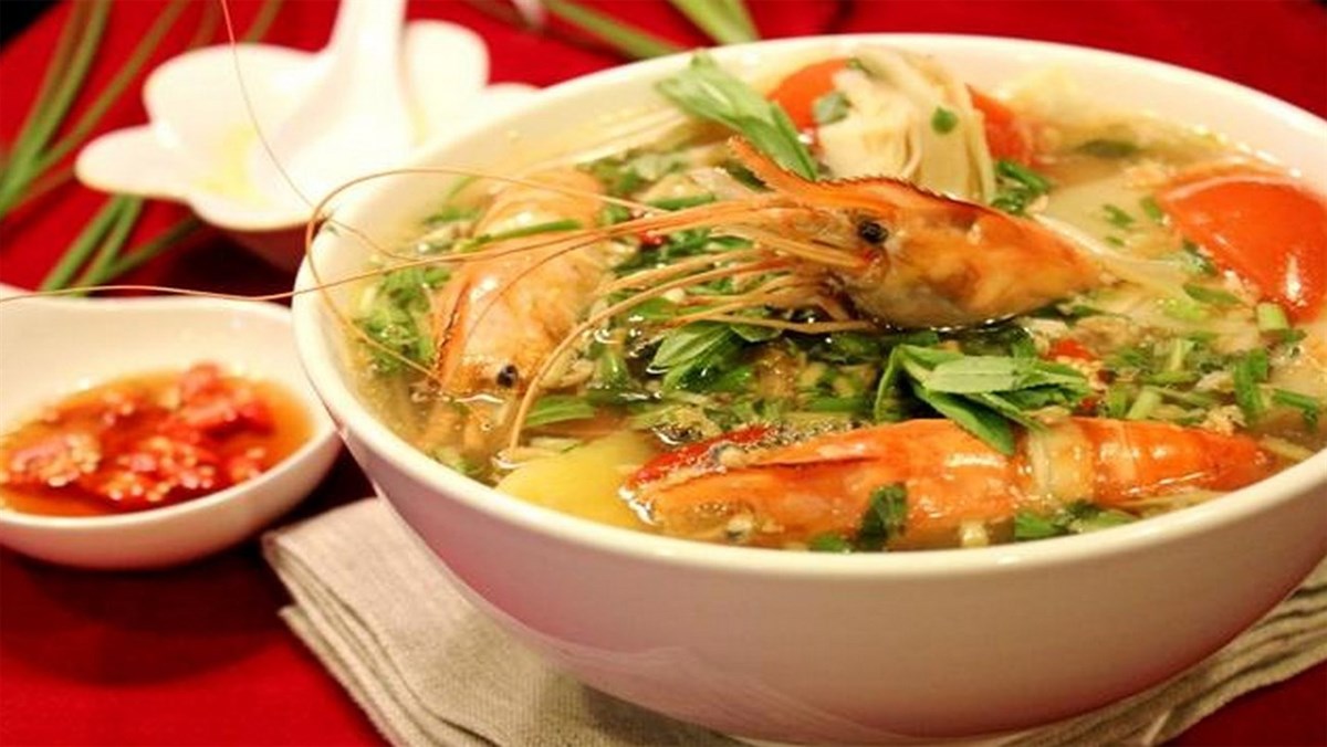 Canh chua tôm nấu khế