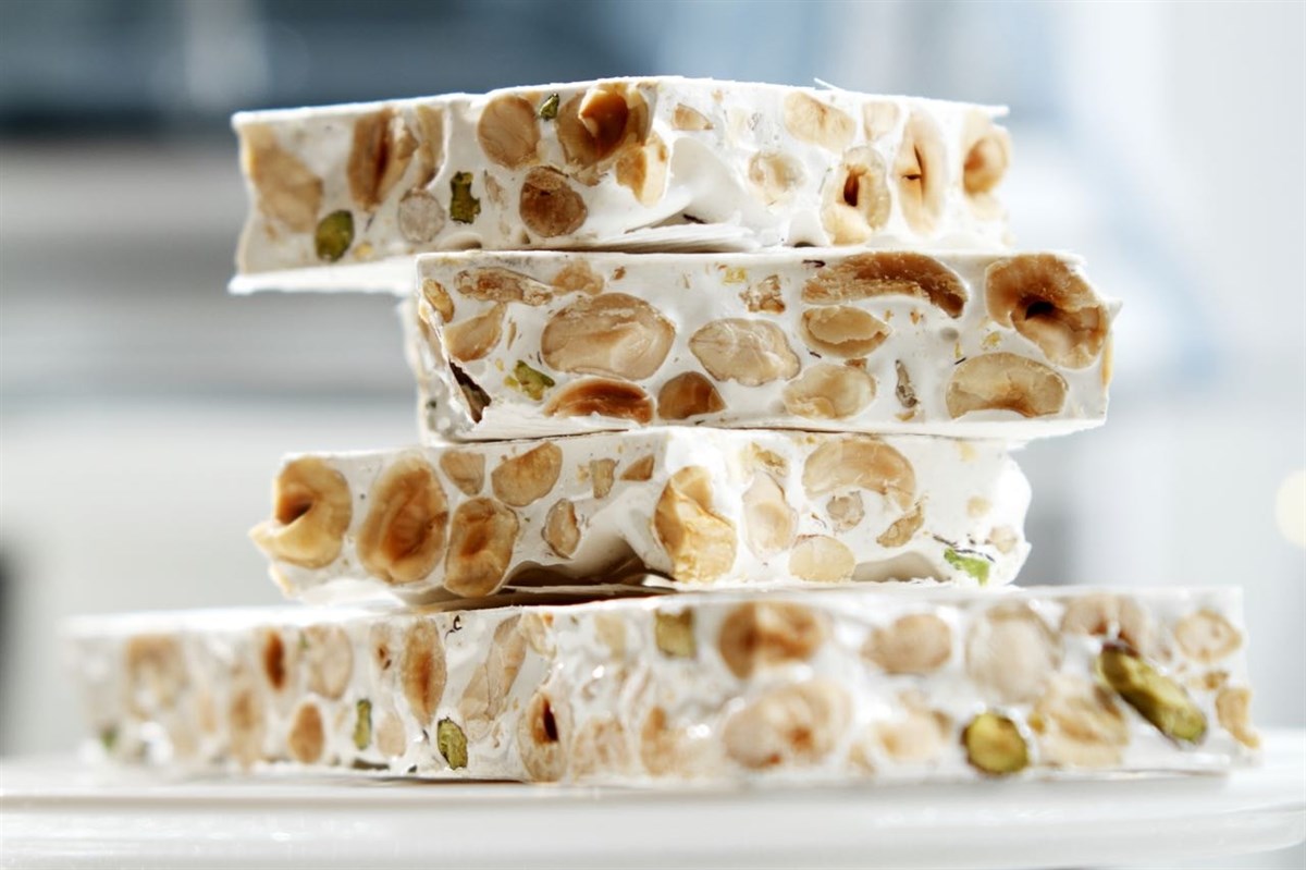 Làm kẹo Nougat từ lòng trắng trứng 