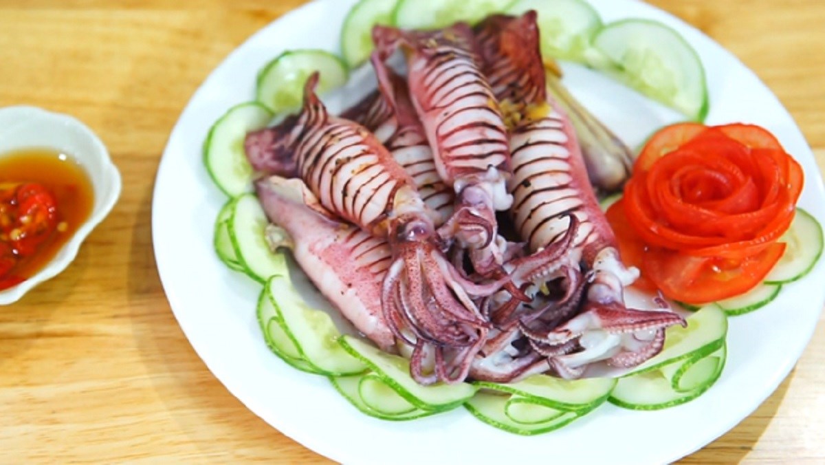 Mực hấp bia