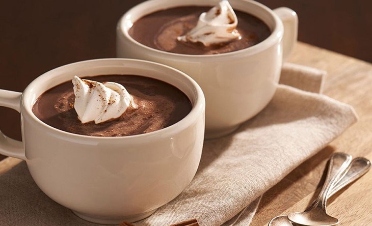 Pha cacao nóng bằng lò vi sóng