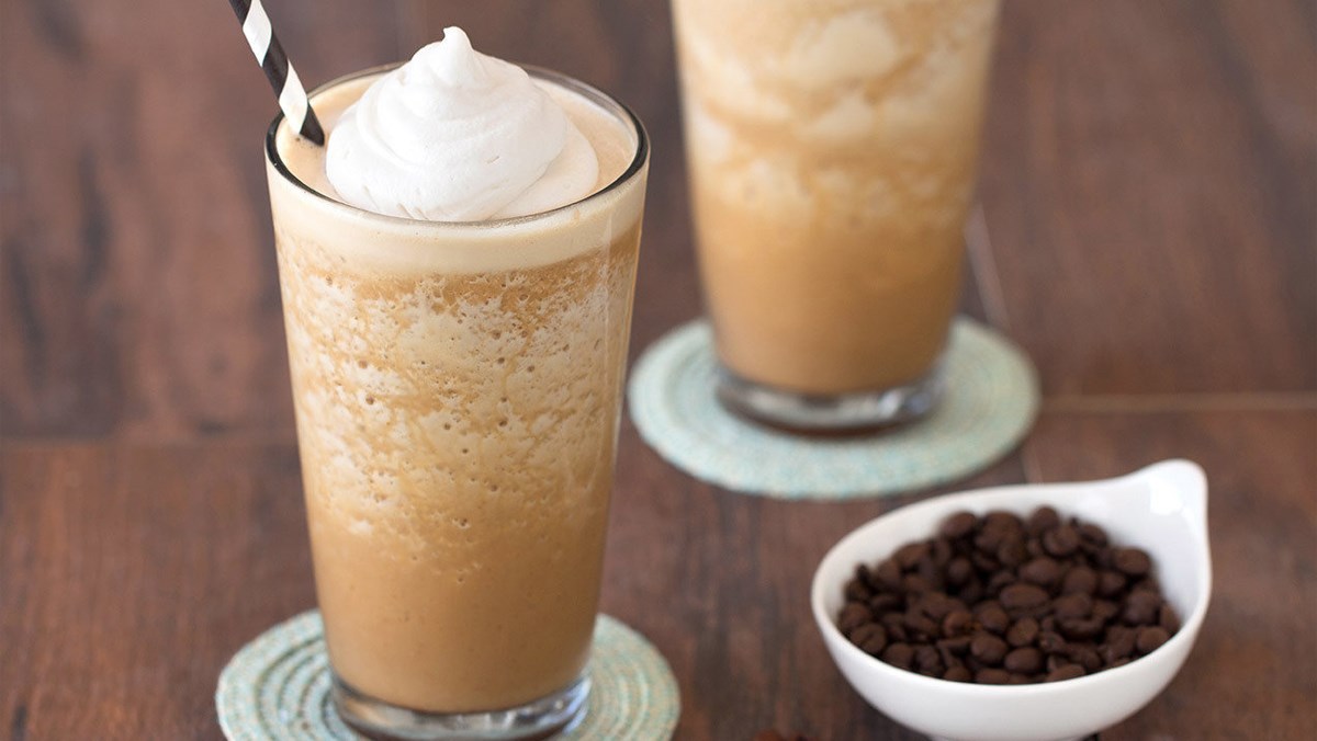 Sinh tố protein cà phê mocha (Mocha coffee protein smoothie)