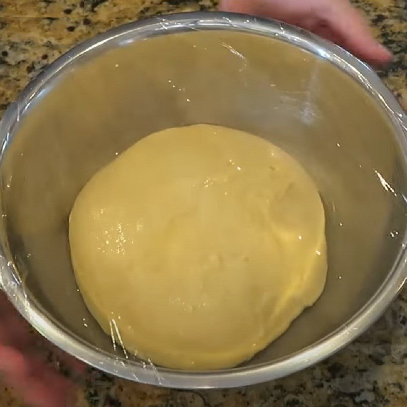 Bước 4 Ủ bột lần 1 Cách làm bánh mì dừa hoa cúc
