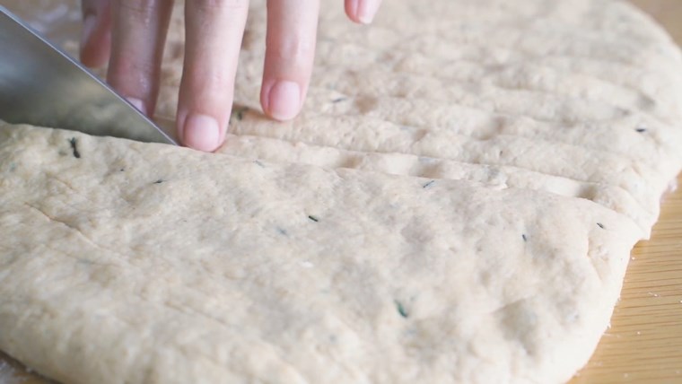 Bước 5 Cắt và tạo hình cho bánh Bánh mì que keto