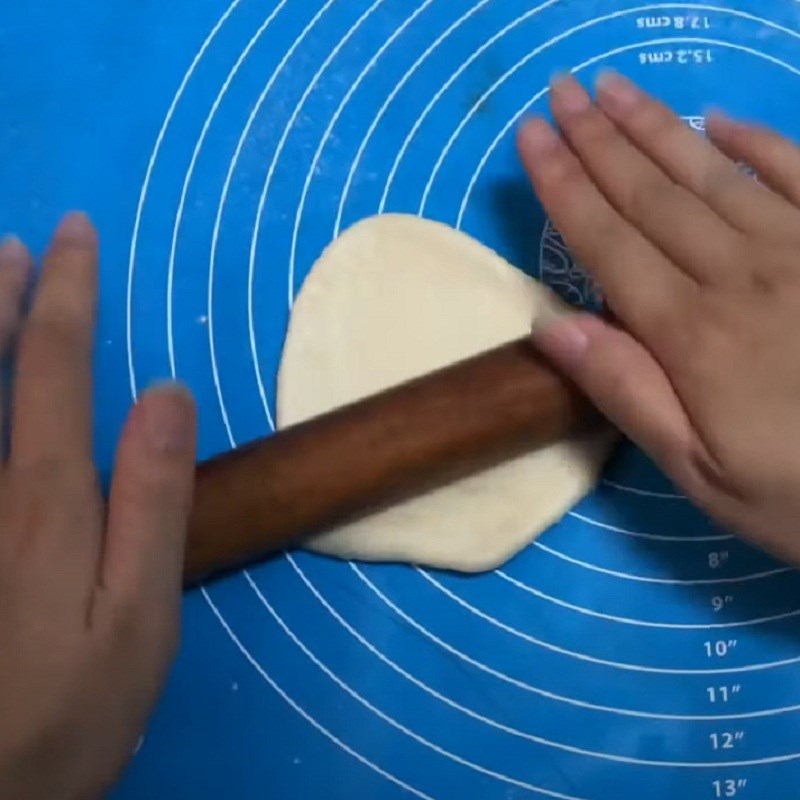 Bước 6 Chia bột và tạo hình bánh Bánh mì milo kem lạnh