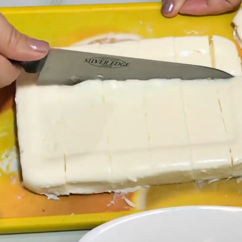 Bước 3 Đổ khuôn và làm lạnh Bánh sữa dừa có whipping cream